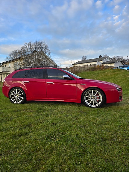 Alfa Romeo 159 3 of 11