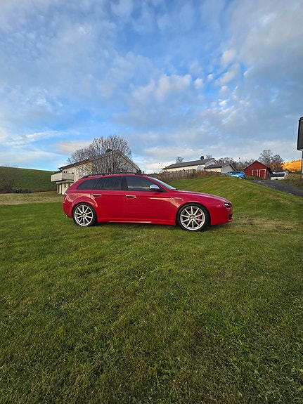 Alfa Romeo 159 2 of 11