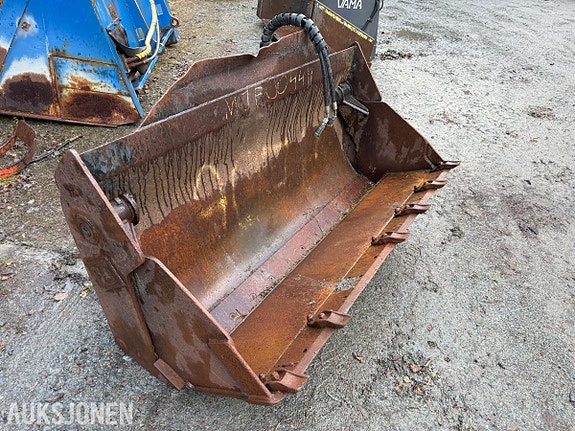 Andre Hydraulisk kombiskuffe med hengslet frontseksjon og hydrauliske sylindre for åpning og lukking. 6 of 8