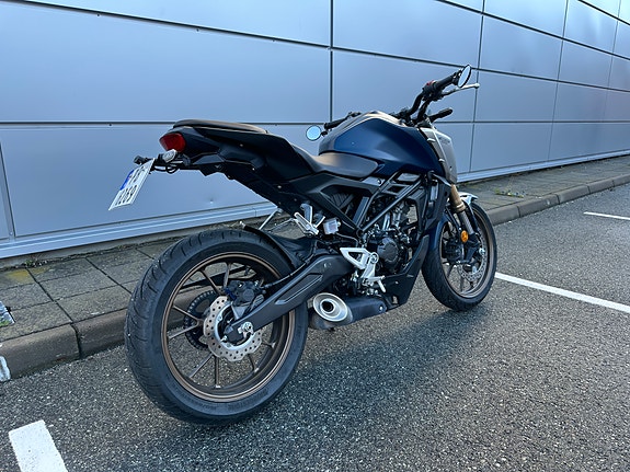 Honda CB 125 R 6 of 7