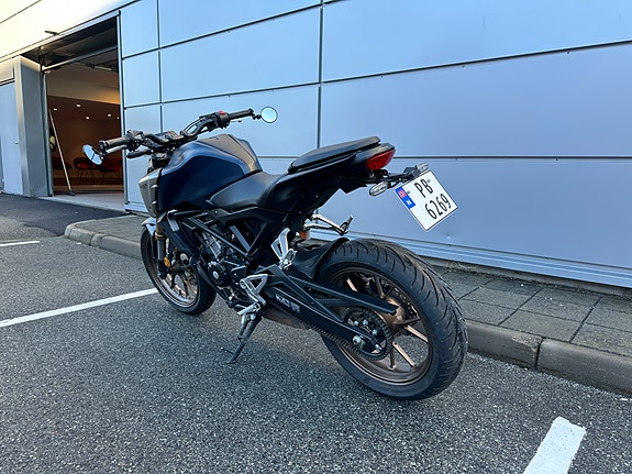 Honda CB 125 R 5 of 7