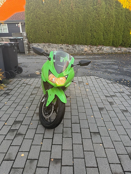 Kawasaki Ninja 250 R 2 of 6