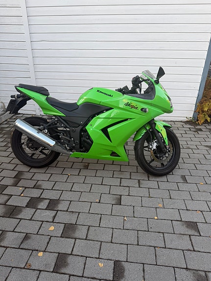 Kawasaki Ninja 250 R 5 of 6