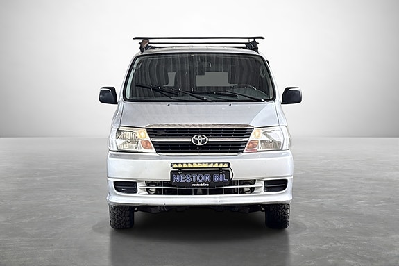 Toyota HiAce 2 of 20