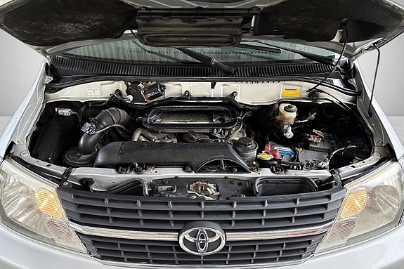 Toyota HiAce 20 of 20