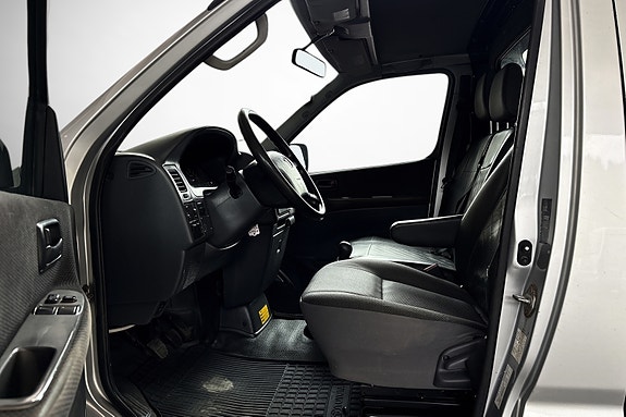 Toyota HiAce 13 of 20