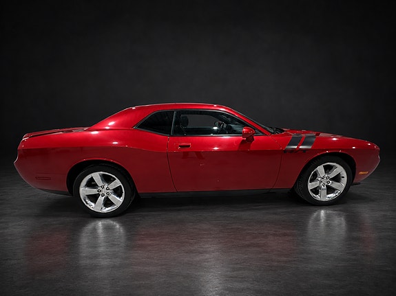 Dodge Challenger 14 of 30