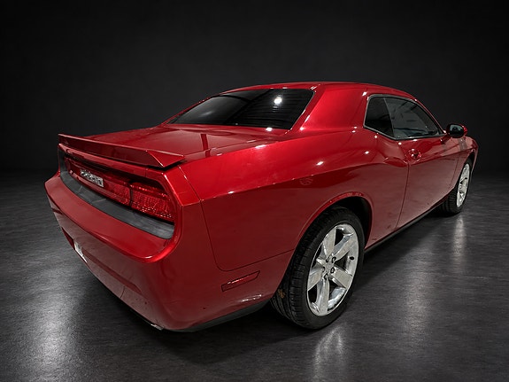 Dodge Challenger 12 of 30