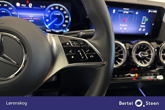 Mercedes-Benz EQA 300 17 of 29