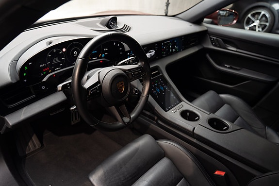 Porsche Taycan 12 of 30