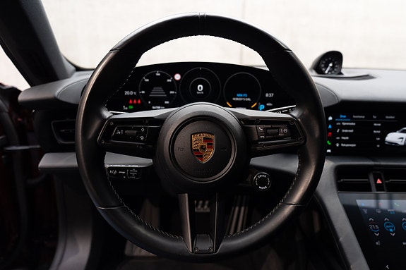 Porsche Taycan 14 of 30
