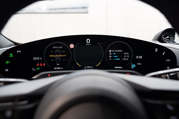 Porsche Taycan 17 of 30