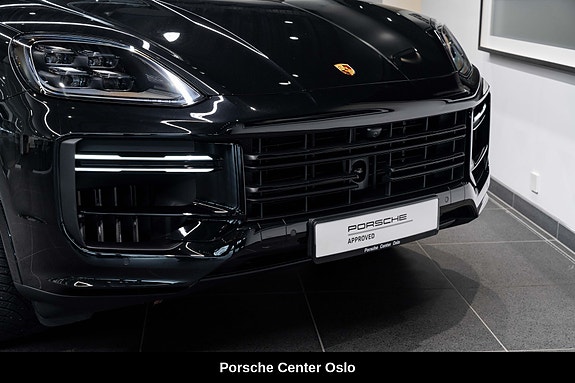 Porsche Cayenne Turbo 17 of 30