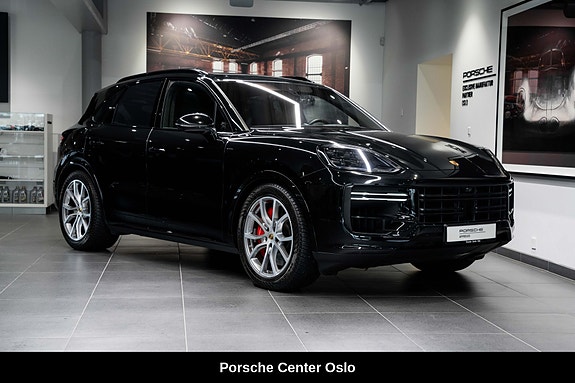 Porsche Cayenne Turbo 16 of 30