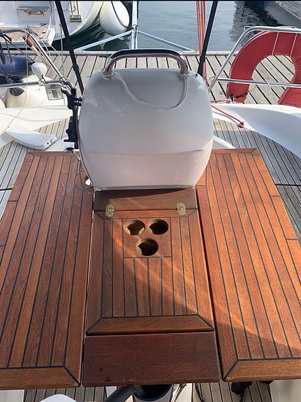 Velholdt Bavaria 37 Owners Version 24 of 30