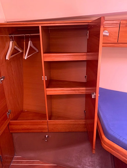 Velholdt Bavaria 37 Owners Version 12 of 30