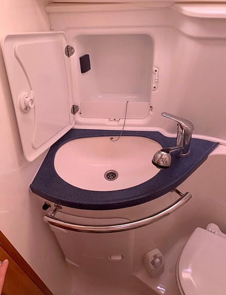 Velholdt Bavaria 37 Owners Version 21 of 30
