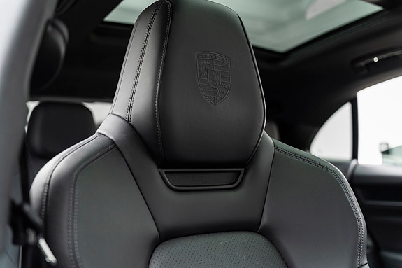 Porsche Macan 21 of 30