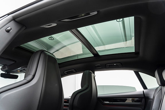 Porsche Macan 18 of 30
