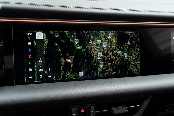 Porsche Macan 30 of 30
