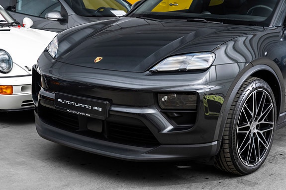 Porsche Macan 2 of 30