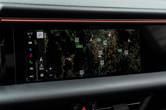 Porsche Macan 29 of 30
