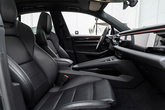 Porsche Macan 20 of 30