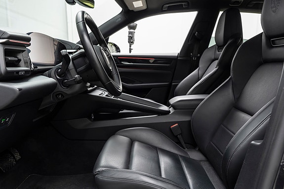 Porsche Macan 16 of 30