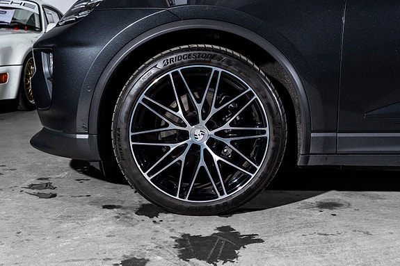 Porsche Macan 7 of 30