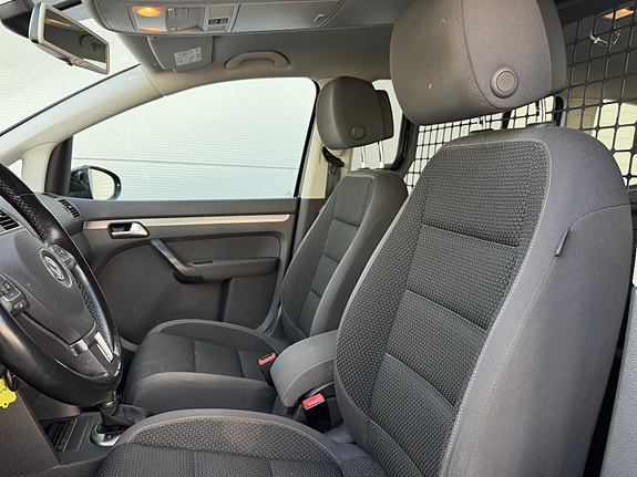 Volkswagen Touran 14 of 26