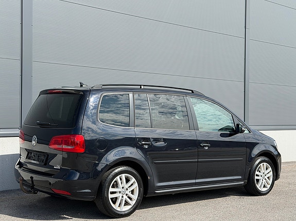 Volkswagen Touran 8 of 26