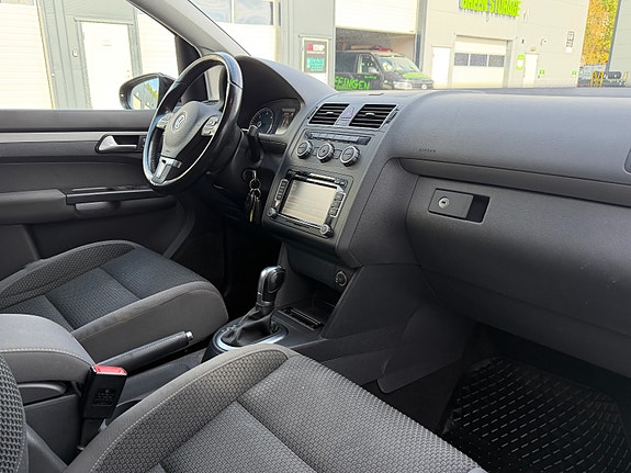 Volkswagen Touran 16 of 26