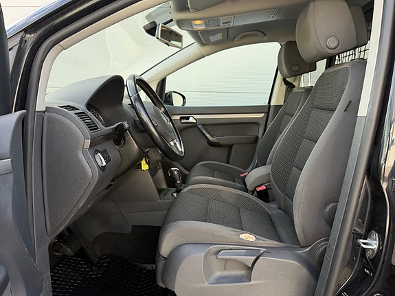 Volkswagen Touran 12 of 26