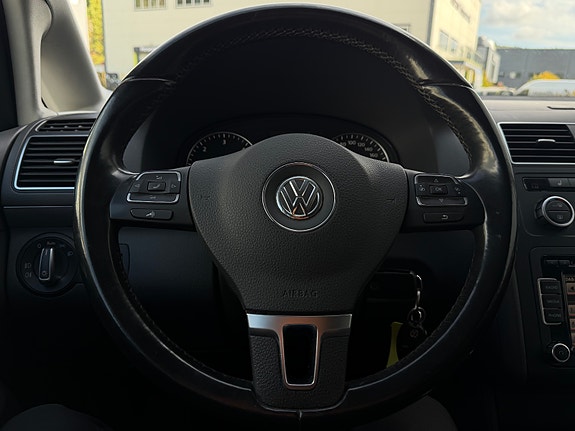 Volkswagen Touran 18 of 26