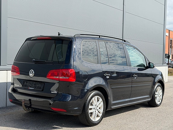 Volkswagen Touran 9 of 26