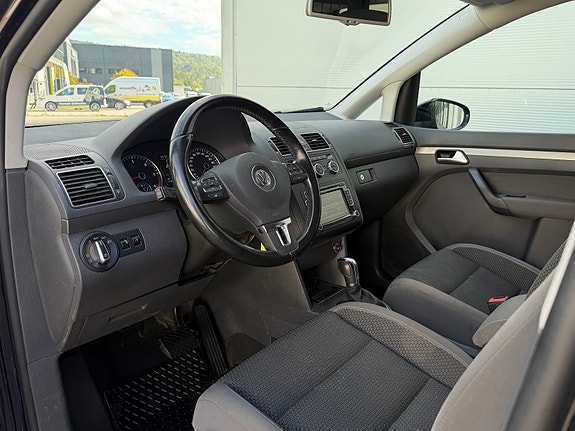 Volkswagen Touran 13 of 26
