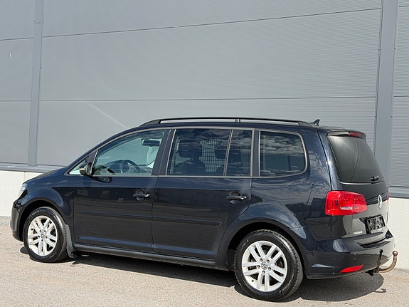 Volkswagen Touran 4 of 26