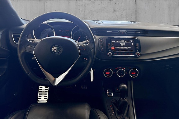 Alfa Romeo Giulietta 17 of 19