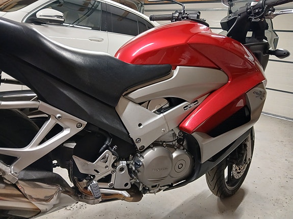 Honda VFR 800 X Crossrunner 8 of 11