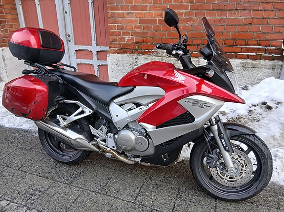Honda VFR 800 X Crossrunner 2 of 11