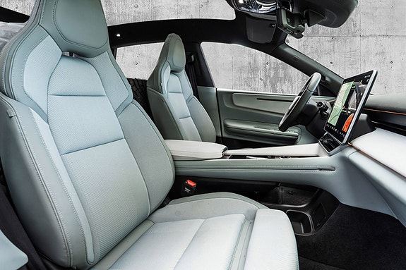 Polestar 4 24 of 27