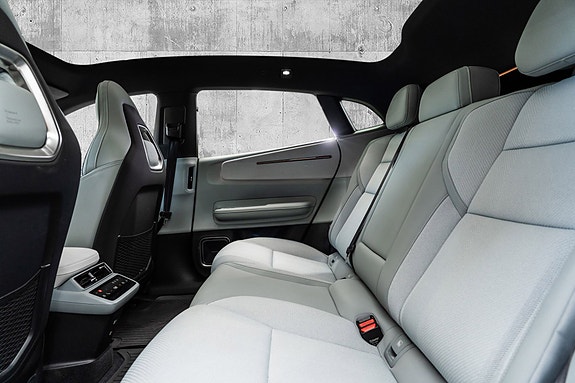 Polestar 4 13 of 27