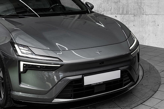 Polestar 4 2 of 27
