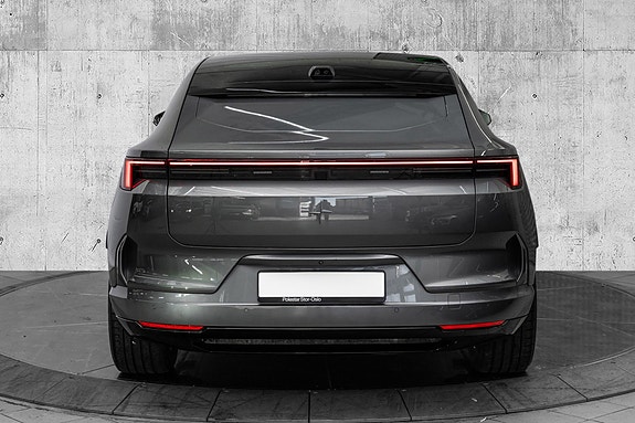 Polestar 4 7 of 27