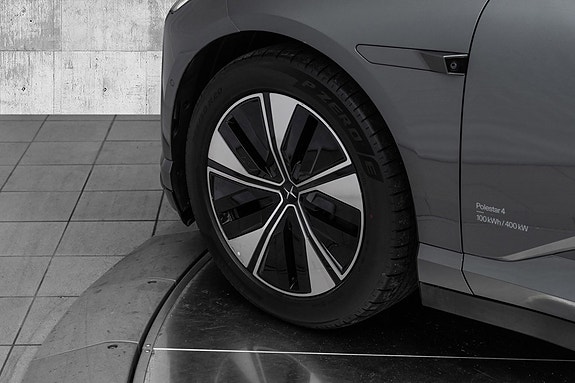 Polestar 4 9 of 27