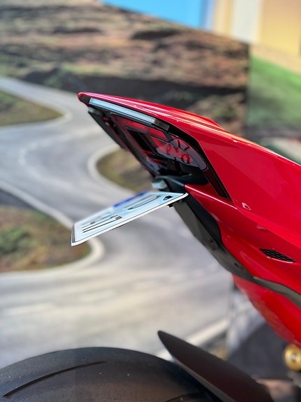 Ducati Panigale V4 S - Akrapovic+++ 5 of 11