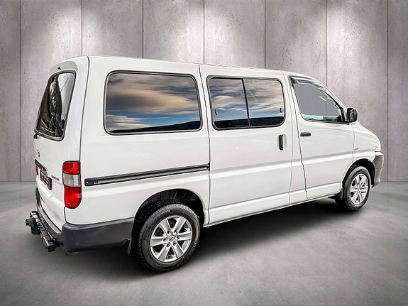Toyota HiAce 4 of 20