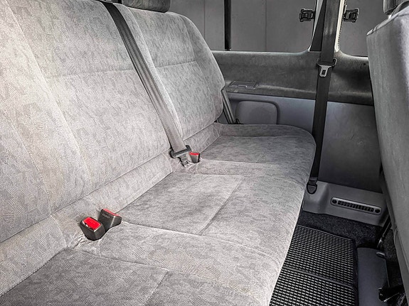Toyota HiAce 15 of 20