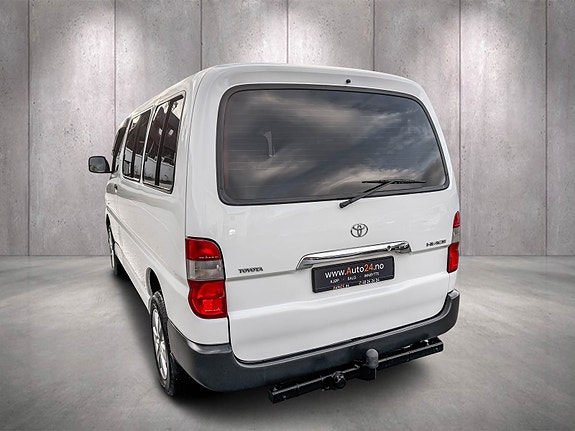 Toyota HiAce 6 of 20