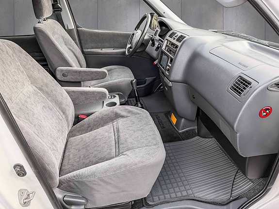 Toyota HiAce 8 of 20